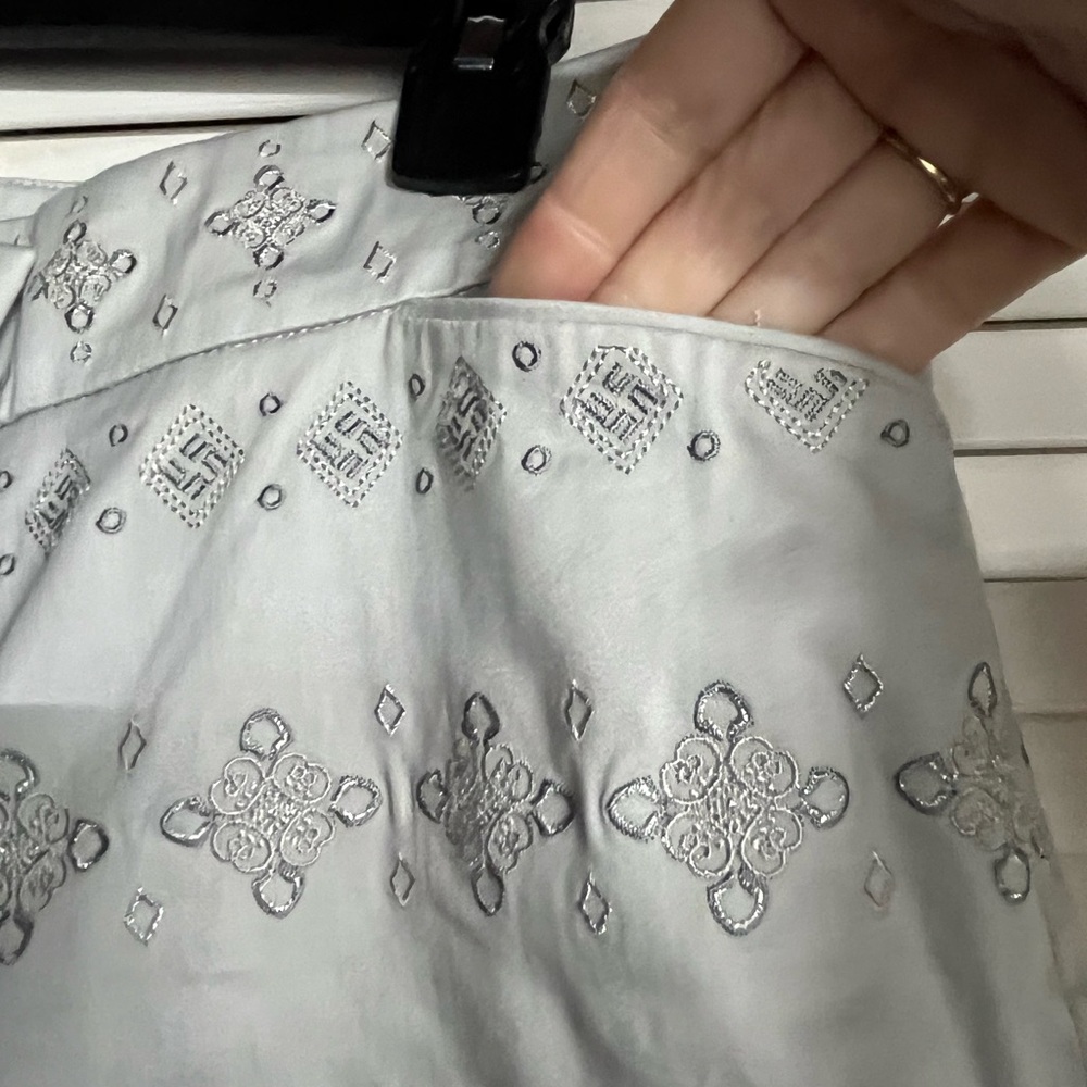White House Black Market Light Gray Embroidered High-Waist Shorts - Picture 7 of 11